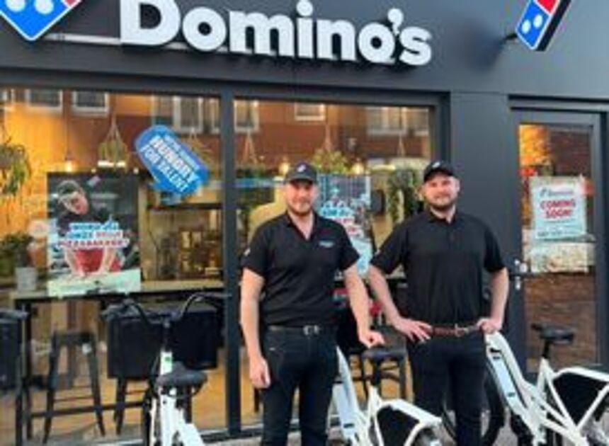 Twee broers openen nieuwe Domino’s vestiging in Surhuisterveen / Foto: Domino's