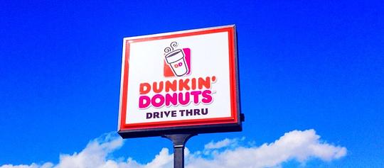 Eerste Dunkin’ drive-through opent langs A28 / Foto: 'Dunkin' Donuts' door JeeperMedia