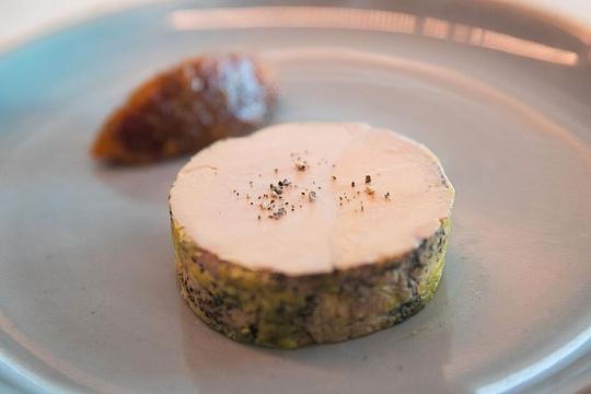 Vier Amsterdamse restaurants krijgen bezoek van foie gras demonstranten