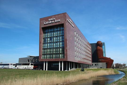 Dit volledige hotel wordt geveild / Foto: "Willem Einthovenstraat 3 Oegstgeest" door Bic