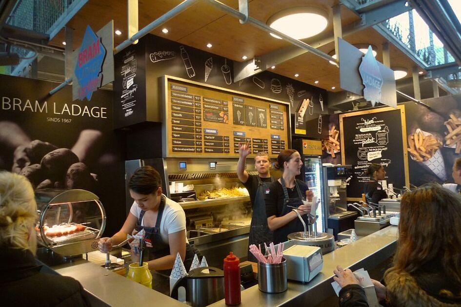 Cateraar Ladagerie gaat complete catering Hogeschool Rotterdam op zich nemen / Foto: "Bram Ladage in the Markthal of Rotterdam" door Franklin Heijnen