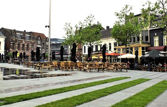 Dit weekend opent Café Bar De Kruik in Tilburg / Foto: Heuvel (Tilburg) door G. Lanting