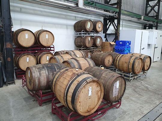 Brouwerij De Leckere in Utrecht op de fles door grote coronaschulden / Foto: "Biervaten in Brouwerij De Leckere" door MPhernambucq