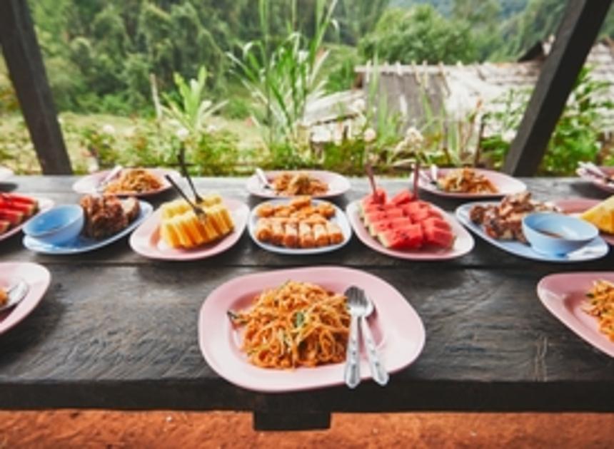 Burgers' Zoo opent vernieuwde Bush restaurant in het tropisch regenwoud 