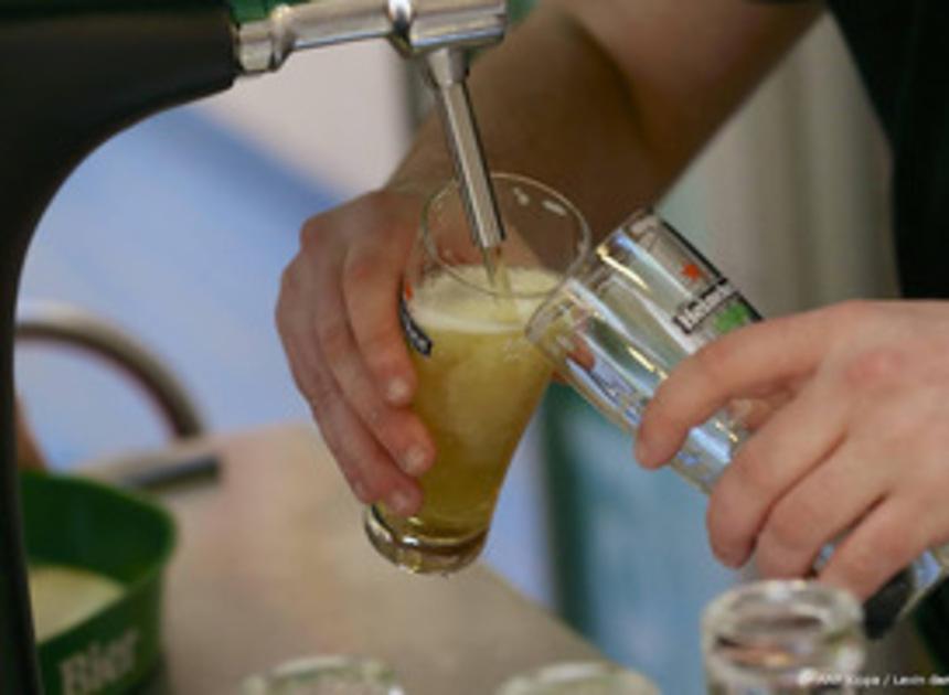 Biertje drinken deze zomer wordt flink duurder, Heineken verhoogt de prijzen