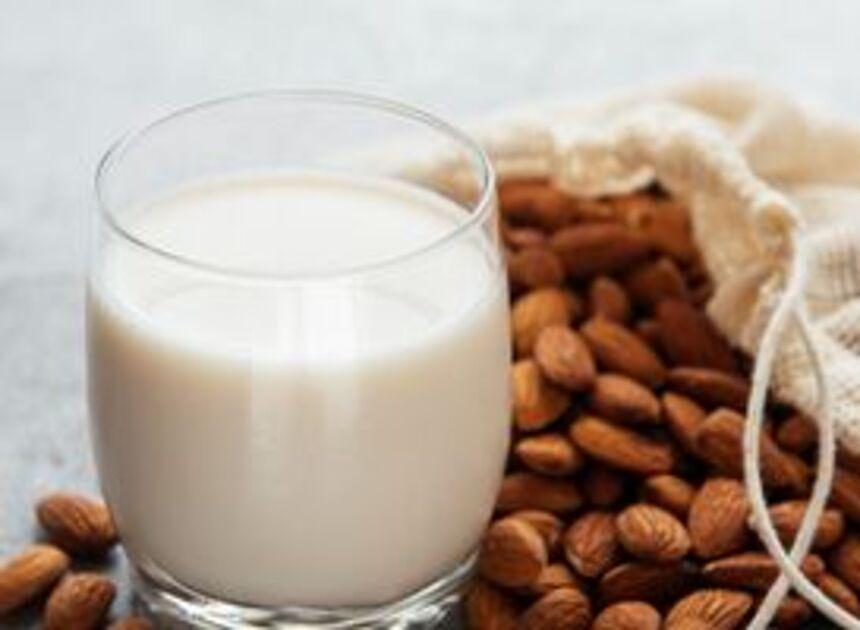 Geen toeslag meer op plantaardige melk bij grote koffiezaken