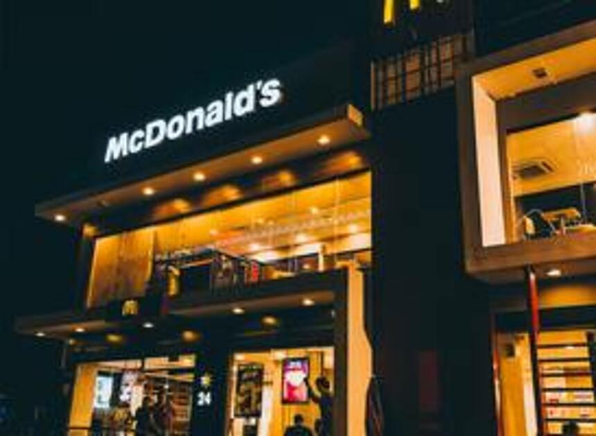 Wie heeft er gelijk? Het fastfoodrestaurant McDonald's of het Van der Valk hotel?