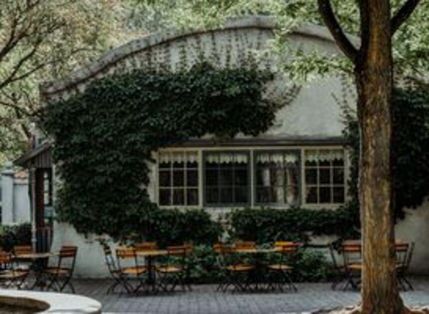 Efteling zet oud meubilair restaurant Panorama te koop