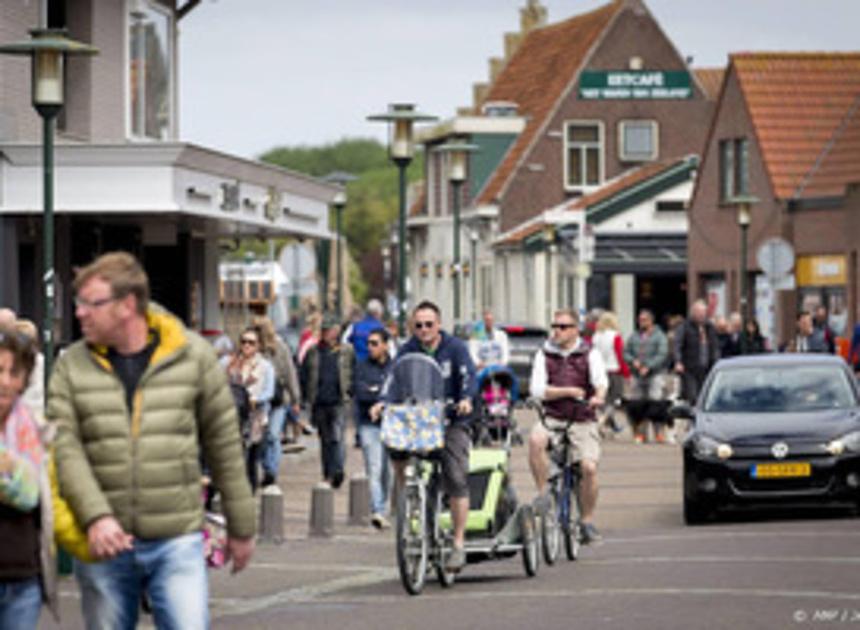 Man aangehouden die twee keer met auto terras op is gereden in Renesse