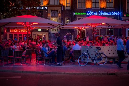 Gemeente Groningen start campagne ‘stoep vrij, iedereen blij’ voor terrassen binnenstad