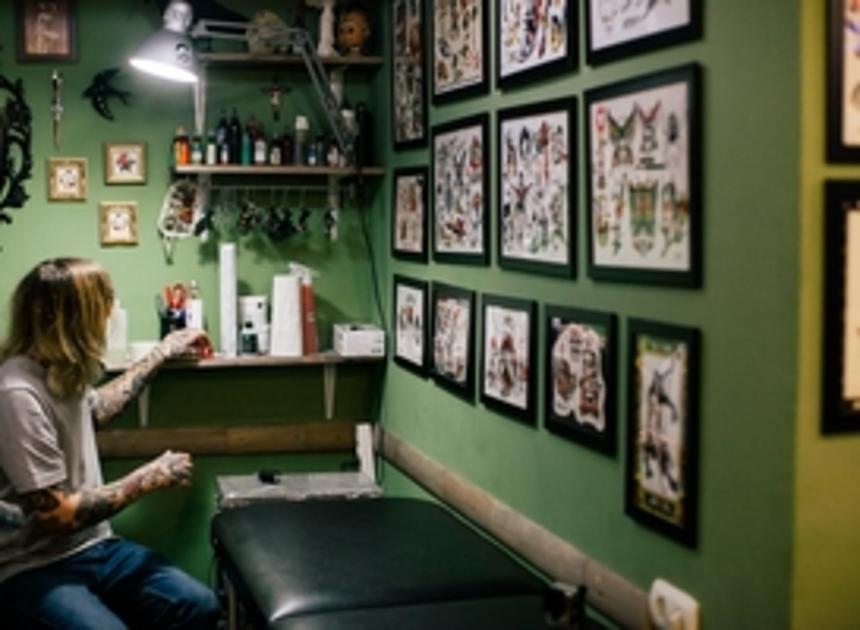 Nieuwe medewerkers hotelketen mogen na 6 maanden investeren in tattoo 