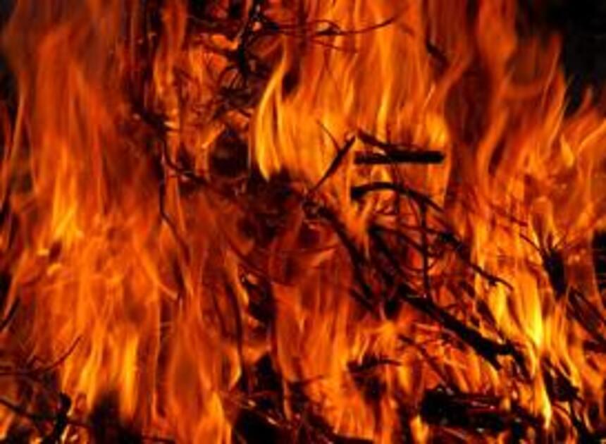 Zeer grote brand in Rijswijk, nabijgelegen hotel is ontruimd