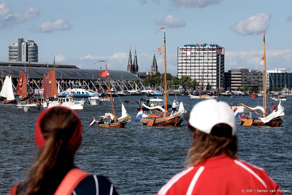 Tweede dag SAIL trekt veel bezoekers, drukte ook op het water