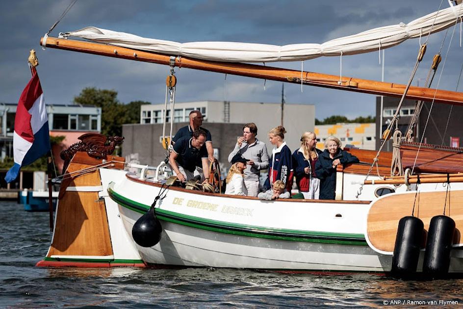 Prinses Beatrix aanwezig op SAIL met Groene Draeck