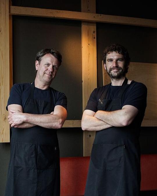 Chefs van Amsterdams restaurant Choux maken natuurlijk smaakversterker / Foto: 621 Ferments