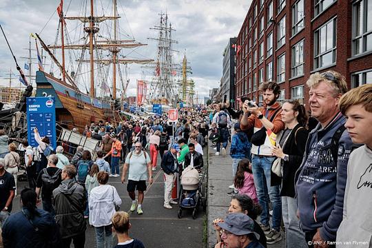 Laatste dag SAIL Amsterdam begint met grote drukte