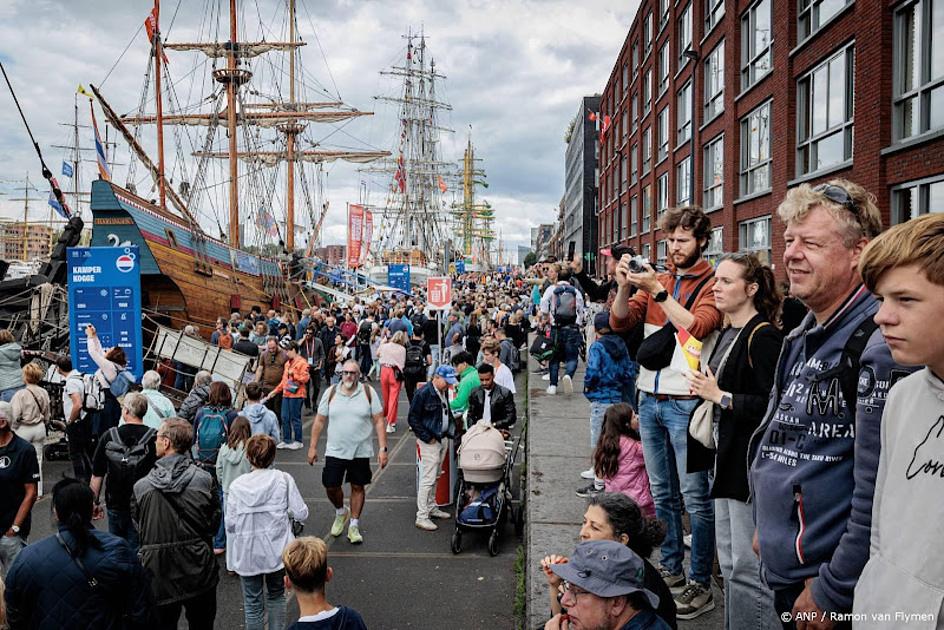 Laatste dag SAIL Amsterdam begint met grote drukte