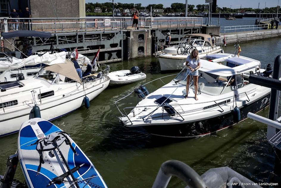 Puzzelen in Oranjesluizen aan vooravond van SAIL