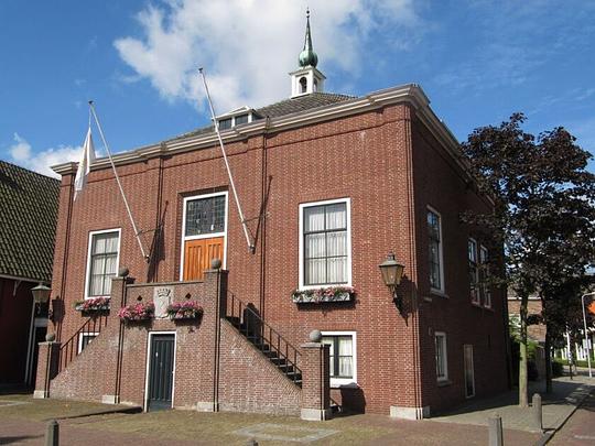 Oude gemeentehuis Maasland te koop voor horeca / Foto: 'Maasland - Voormalig gemeentehuis' door Michiel1972