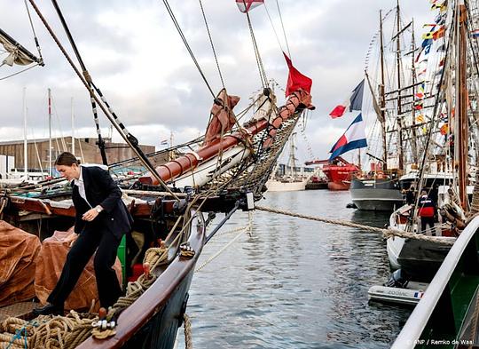 Eerste schepen vertrekken uit IJmuiden voor SAIL-In