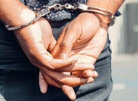 Café aan Paletplein in Den Haag overvallen door vijf mannen: getuigen gezocht