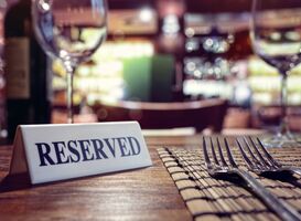 Steeds meer restaurants vragen aanbetaling door no-shows