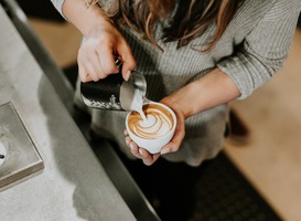 Groningse SP is klaar met koffiezaken die verwaterde havermelk schenken