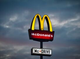 Michael Jackson-beeld van McDonald’s in Best mogelijk naar Johan Vlemmix