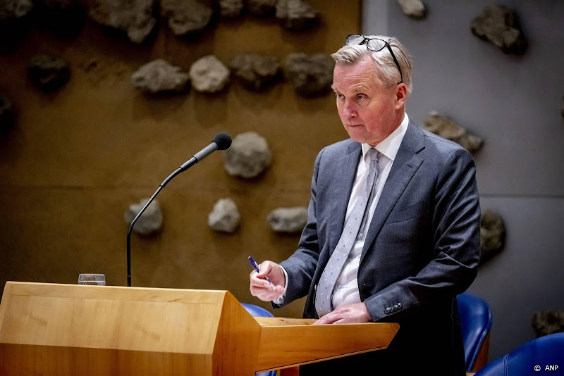 Staatssecretaris Van der Burg wil dat hotels optreden tegen uitbuiting meisjes