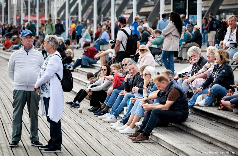 Kades IJ stromen langzaam vol voor SAIL