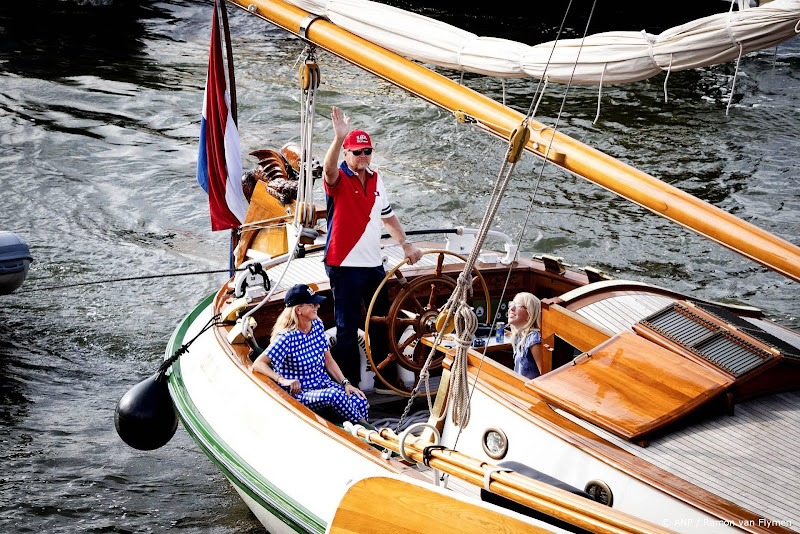 Koning vaart mee op Groene Draeck tijdens SAIL